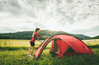 Husky Felen 2-3 červený expediční stan pro dvě osoby + sleva 1000,- na příslušenství