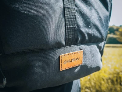 Husky Moper 28l black městský batoh