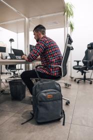 Husky Sofer 30l grey městský batoh