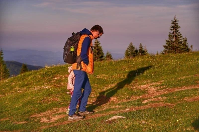 Husky Dresles M orange pánská péřová vesta