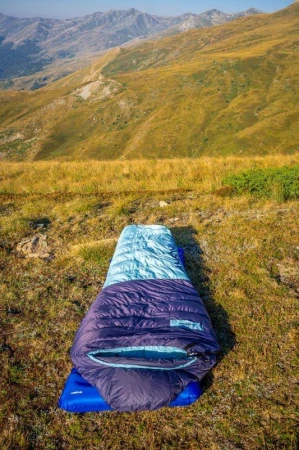 Husky Drape péřový zimní spacák