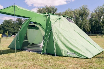 Husky Boston 4 zelený rodinný stan pro 4 osoby + šátek Kilpi