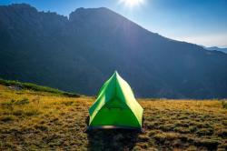 Husky Sawaj Camel 2 zelený ultralehký stan + sleva 400,- na příslušenství