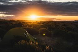 Husky Sawaj Camel 2 zelený ultralehký stan + sleva 400,- na příslušenství