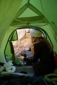 Husky Sawaj Camel 2 zelený ultralight stan + zľava 400,- na príslušenstvo