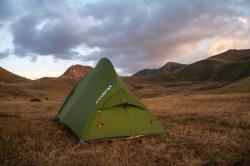 Husky Sawaj Camel 2 zelený ultralight stan + zľava 400,- na príslušenstvo