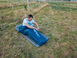 Husky Mantilla dark blue ultralehký třísezónní spacák