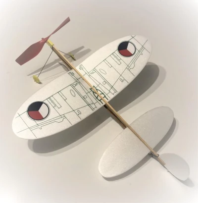 Populární KOMÁR na gumu SPITFIRE