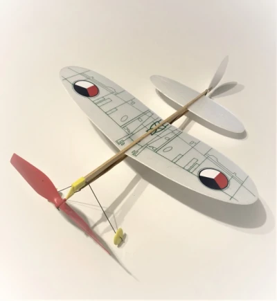 Igralet populární KOMÁR na gumu SPITFIRE