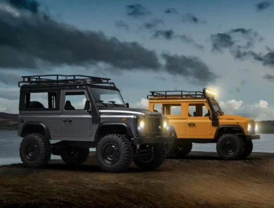 IQ models LAND ROVER DEFENDER TRAIL-S V2.0. - stříbrná