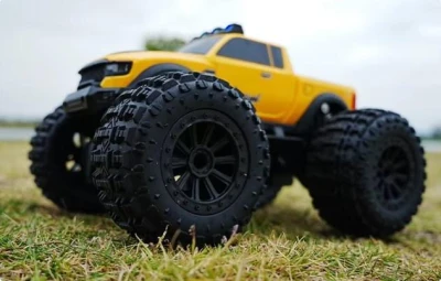 IQ models Pickup žlutý proporcionální RC obojživelník