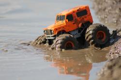 IQ models RC obojživelník Defender 90 - oranžová