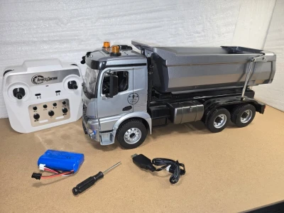 RC sklápěč Mercedes-Benz Arocs 1:20 šedá