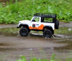 IQ models RMT LAND ROVER TRAIL V2.0. 1/12 - bílý