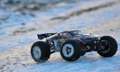IQ models Truggy Racer 4WD 1:16 2.4GHz - růžová