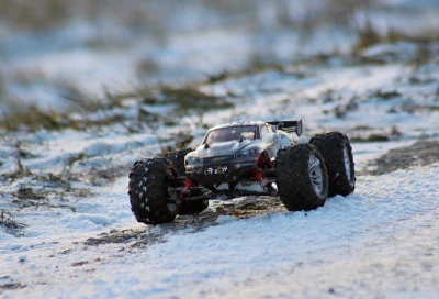 IQ models Truggy Racer 4WD 1:16 2.4GHz - růžová