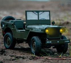 IQ models Vojenské RC auto Jeep WILLYS 1/10 hnědý