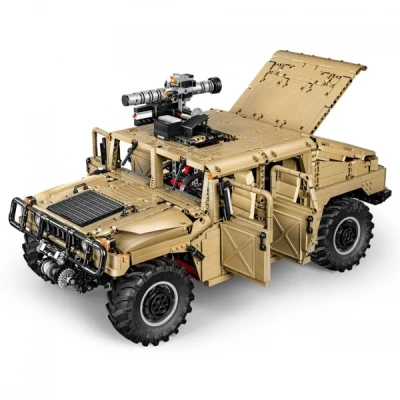 IQ models Vojenský HUMVEE 1/8 - Stavebnice 3935 dílků + sleva 400,- na příslušenství