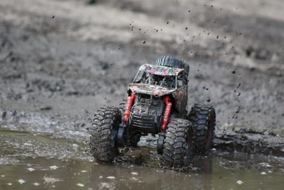 IQ models MZ-AMPHI červená sada dvou vodotěsných RC aut