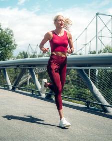 KILPI LIARA-W Tmavě červený dámský sportovní top