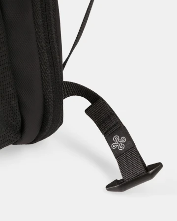 KILPI MULTIPLE-U Černá unisex ledvinka