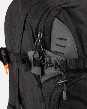 KILPI RISE 30-U Černý unisex freeridový batoh