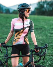 KILPI RITAEL-W Tmavě zelený cyklistický dres + Kilpi TRACKEE-W černé cyklistické kraťasy