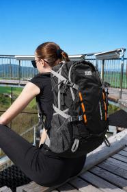 Kubisport Batoh Mountains 40 L turistický černý