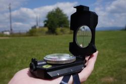 Kubisport Velmi kvalitní buzola Army styl s mnoha funkcemi