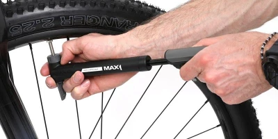 Max1 Double Valve ABS černo-šedá mini hustilka na kolo