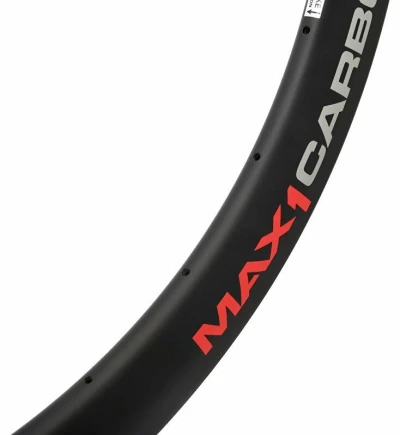 MAX1 Premium Carbon Road Disc černý 50 mm/24 děr clincher 28 mm ráfek