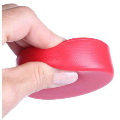 Merco Foam Puck měkký hokejový puk červená