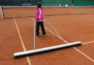 Merco Universal Arenga koště na dvorce