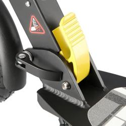 Nils Extreme HM208T černá koloběžka - odpružená s nafuk. koly (VÝPRODEJ)