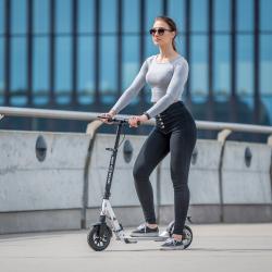 Nils Extreme HM208T bílá odpružená koloběžka s ruční brzdou