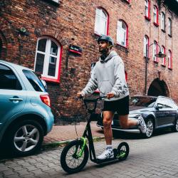 Nils WH10201 16/12 koloběžka s pumpovanými koly