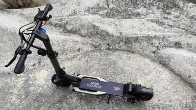 Nitro Scooters Smart 1000 speed elektrokoloběžka- baterie LG 15ah, 45 km/h dojezd až 50 km