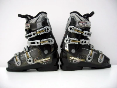 Nordica Použité lyžáky Sportmachine 255 mm