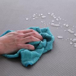 ONE FITNESS Ochranná puzzle podložka MP10 ružovo-sivá