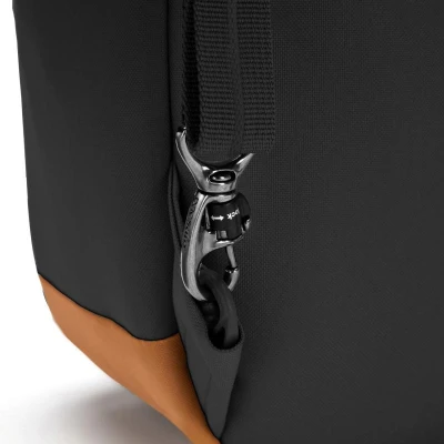Pacsafe GO 15L BACKPACK jet black batoh + sleva 300,- na příslušenství