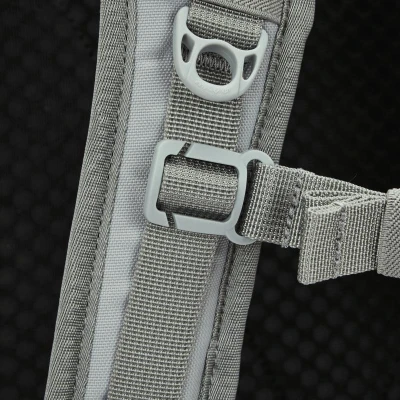 Pacsafe Batoh V 24L ACTIVE BACKPACK digital grey + sleva 500,- na příslušenství