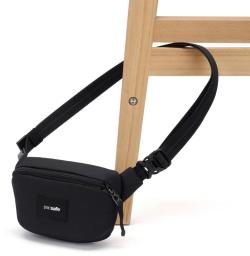 Pacsafe Ledvinka GO MICRO SLING jet black (VÝPRODEJ)