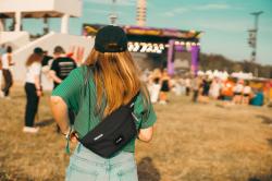 Pacsafe Ledvinka GO SLING PACK jet black