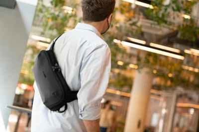 Pacsafe Ledvinka METROSAFE X URBAN SLING black