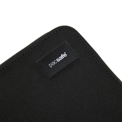 Pacsafe Peněženka RFIDSAFE COMPACT TRAVEL ORGANIZER jet black