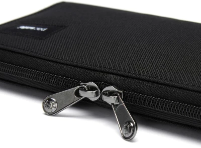 Pacsafe Peněženka RFIDSAFE CONTINENTAL WALLET jet black