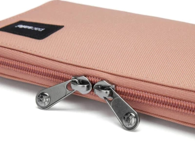 Pacsafe Peněženka RFIDSAFE CONTINENTAL WALLET rose