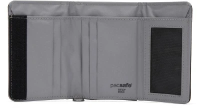 Pacsafe Peněženka RFIDSAFE TRIFOLD WALLET jet black