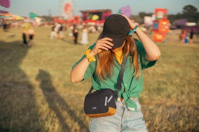 Pacsafe GO CROSSBODY jet black bezpečnostní taška