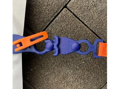 Peggy Peg U-Connector tmavě modrá kotevní spojka, 4 ks
